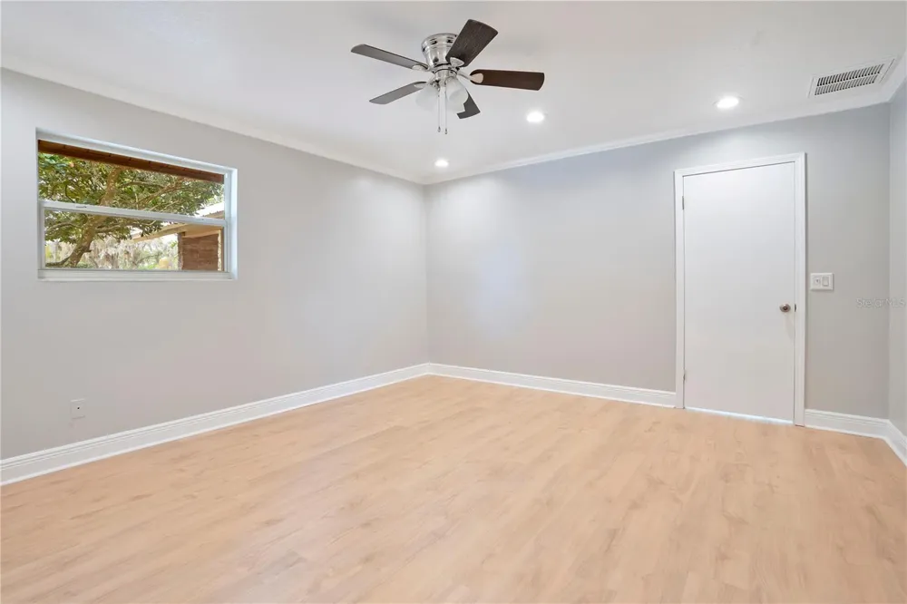 1401 BUELL COURT Plant City, FL 33567