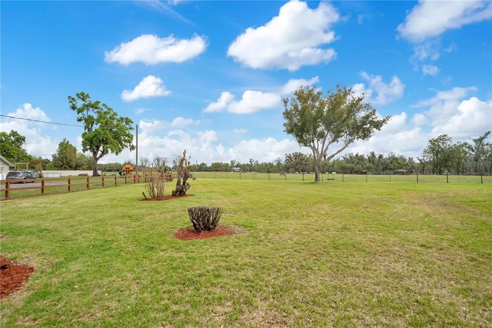 1401 BUELL COURT Plant City, FL 33567