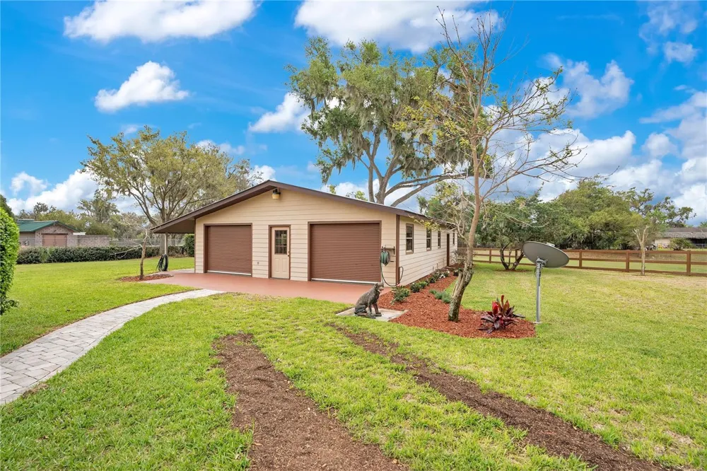 1401 BUELL COURT Plant City, FL 33567