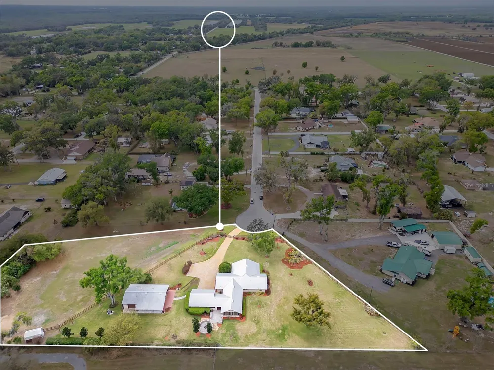1401 BUELL COURT Plant City, FL 33567
