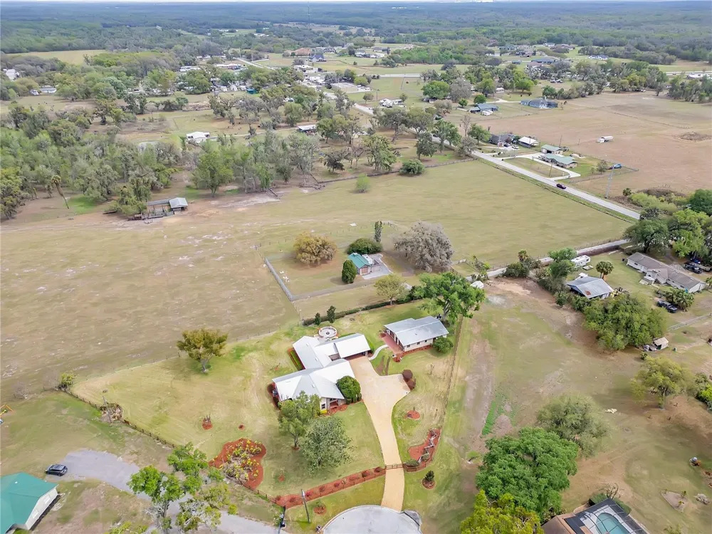 1401 BUELL COURT Plant City, FL 33567