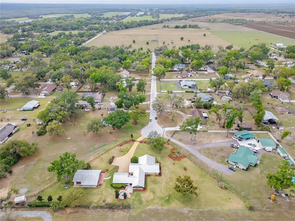 1401 BUELL COURT Plant City, FL 33567