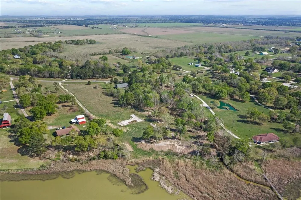 S Main St Anahuac, TX 77514