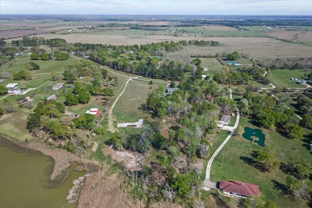S Main St Anahuac, TX 77514