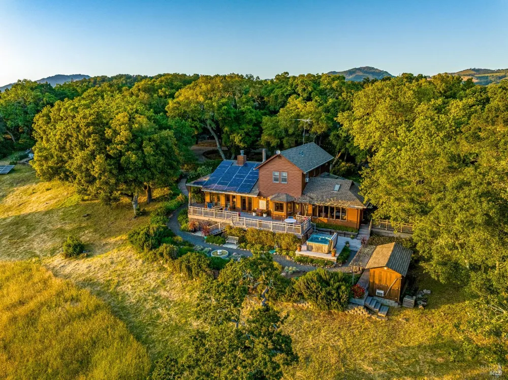 10601 Slattery Road Glen Ellen, CA 95442