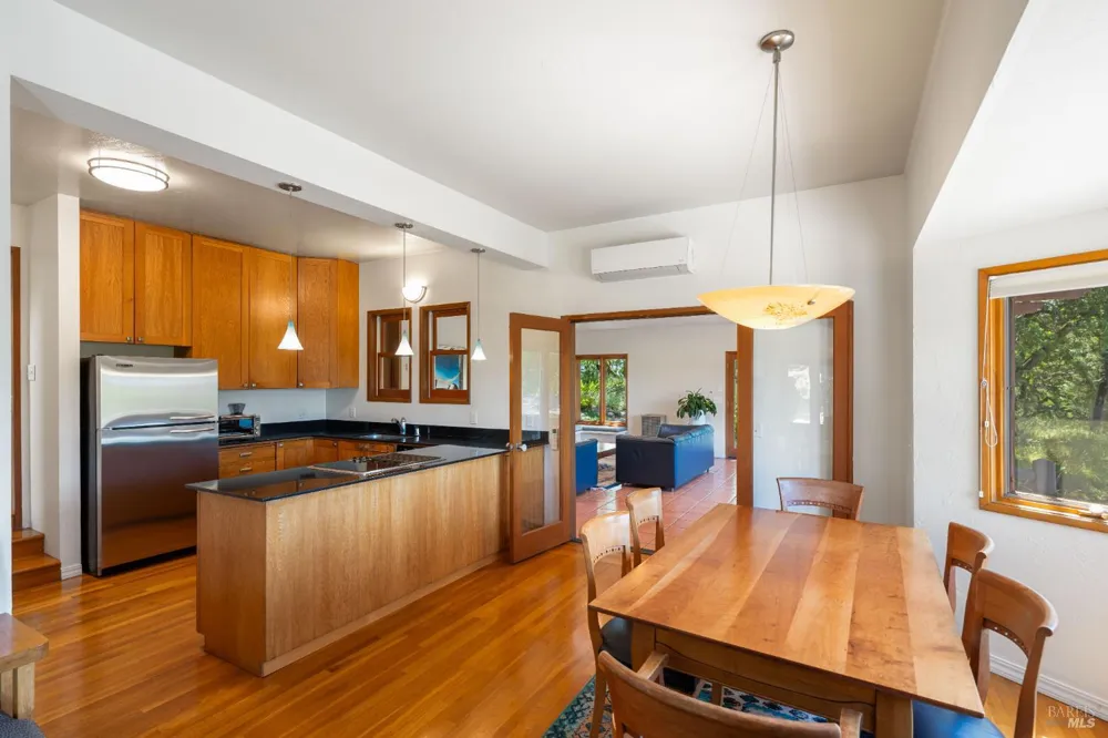 10601 Slattery Road Glen Ellen, CA 95442