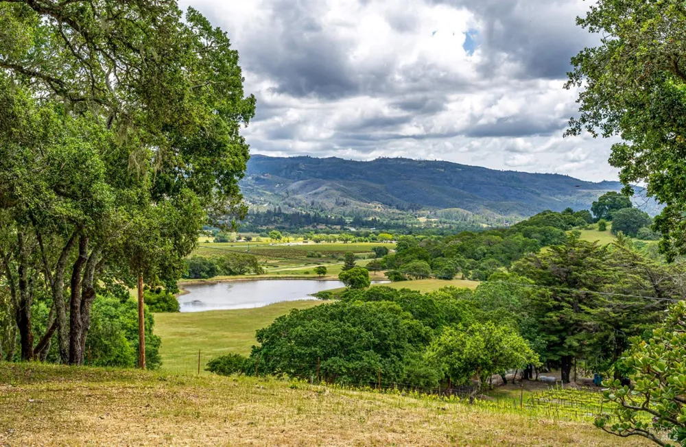 10601 Slattery Road Glen Ellen, CA 95442