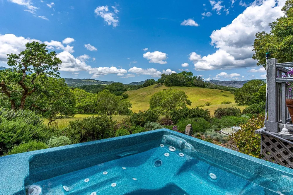 10601 Slattery Road Glen Ellen, CA 95442