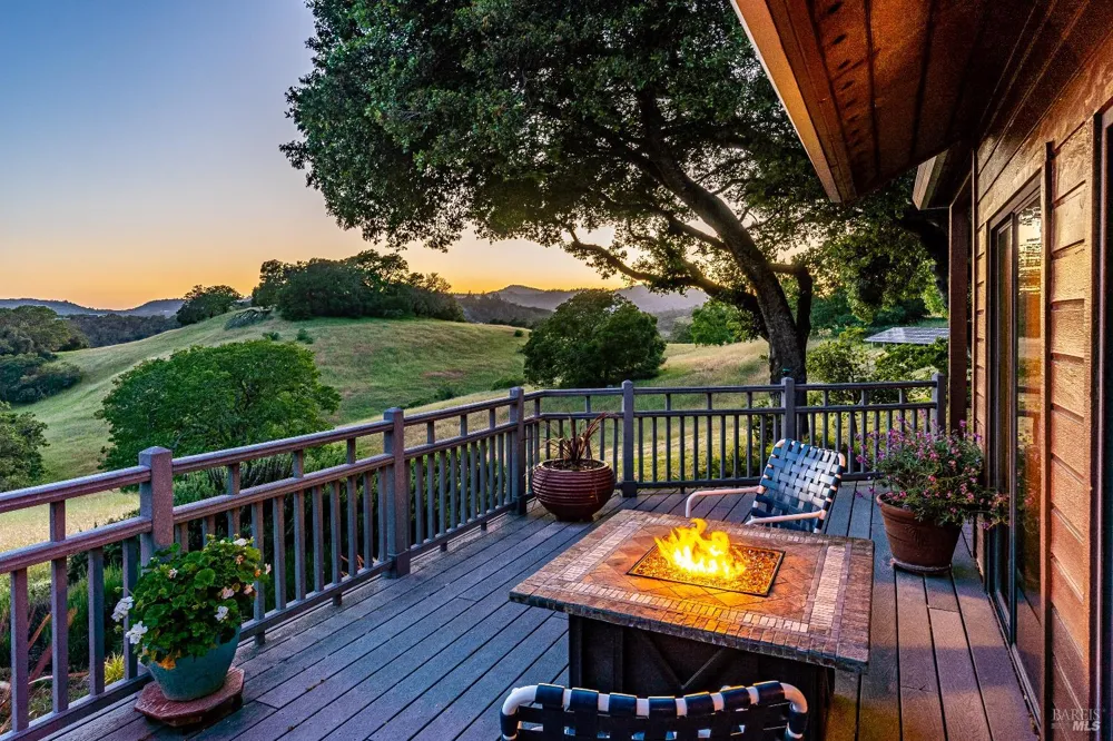 10601 Slattery Road Glen Ellen, CA 95442