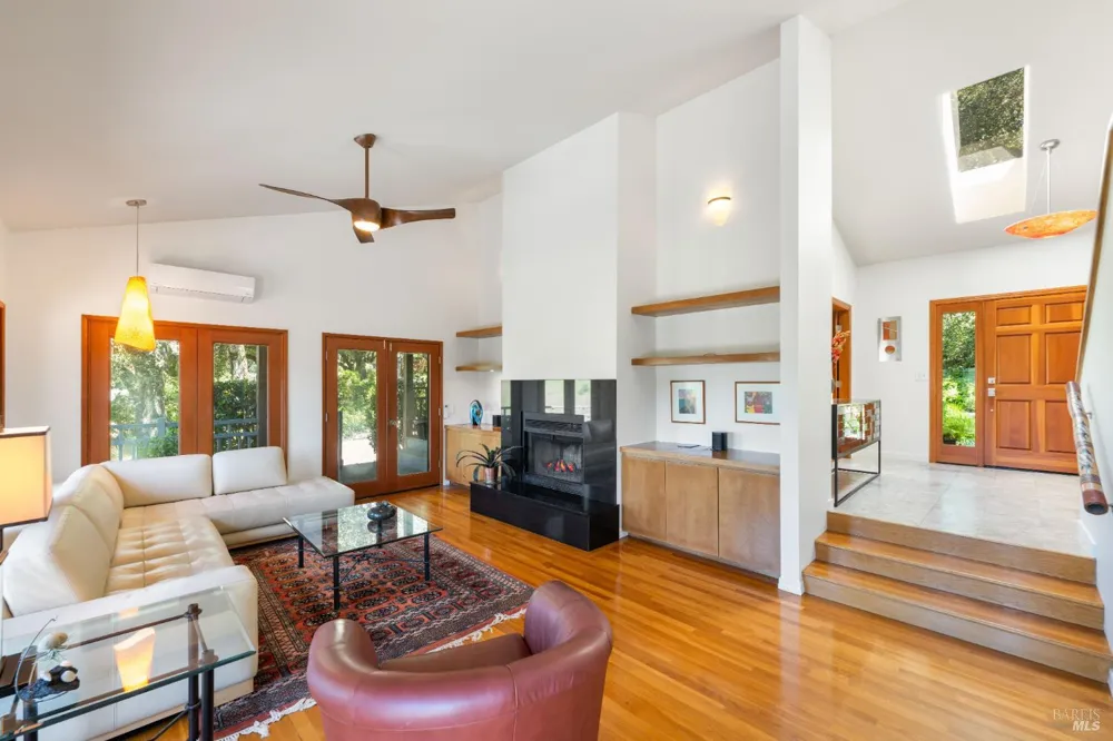 10601 Slattery Road Glen Ellen, CA 95442