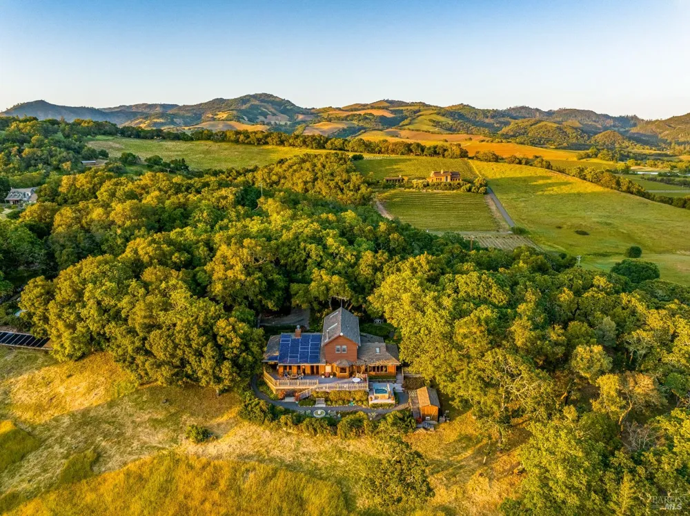 10601 Slattery Road Glen Ellen, CA 95442