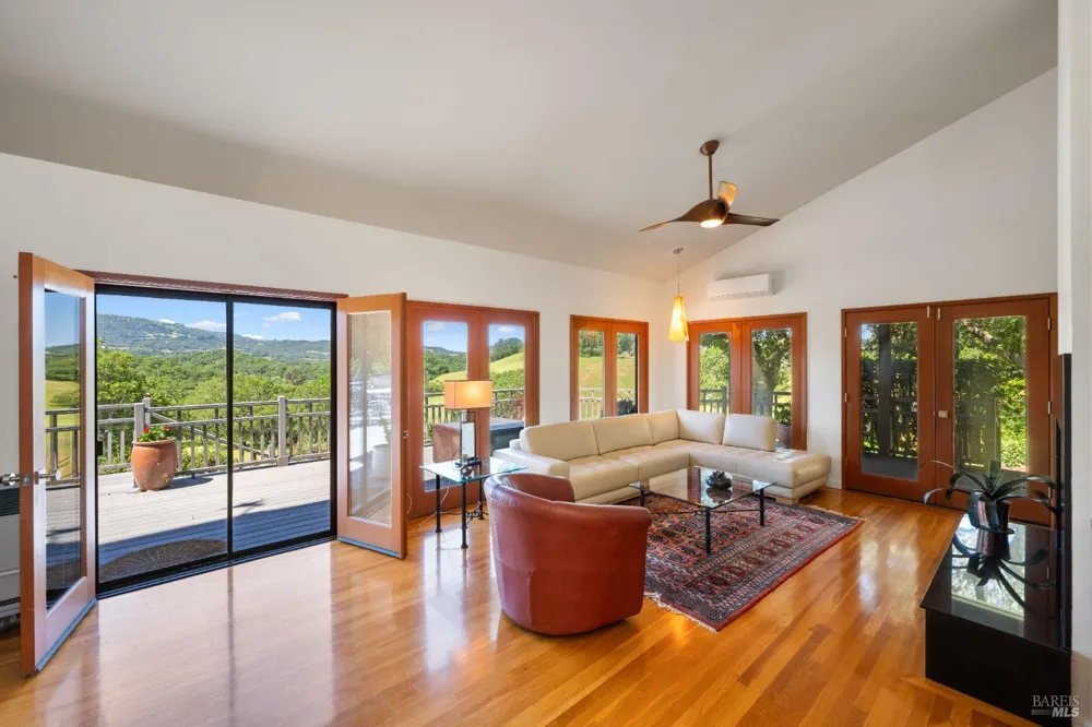10601 Slattery Road Glen Ellen, CA 95442