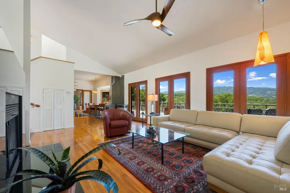 10601 Slattery Road Glen Ellen, CA 95442