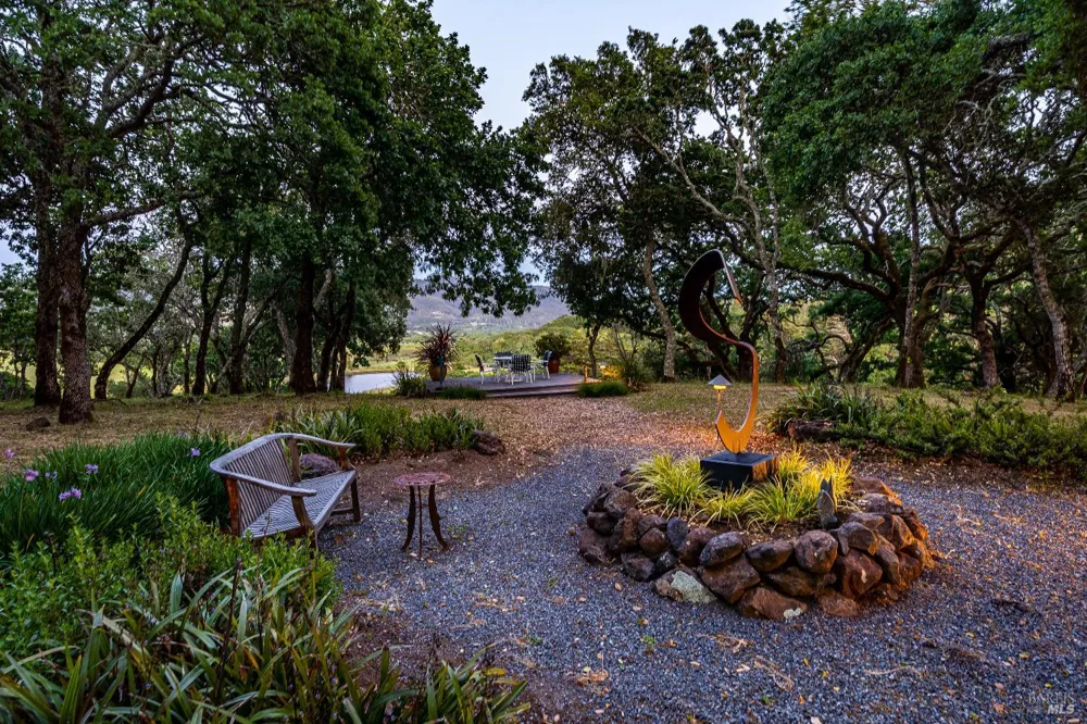 10601 Slattery Road Glen Ellen, CA 95442