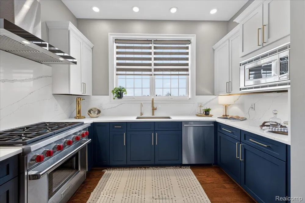 801 W Ann Arbor Trail #301 Plymouth City, MI 48170