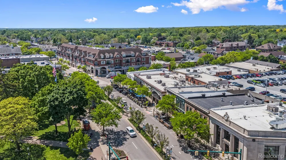 801 W Ann Arbor Trail #301 Plymouth City, MI 48170