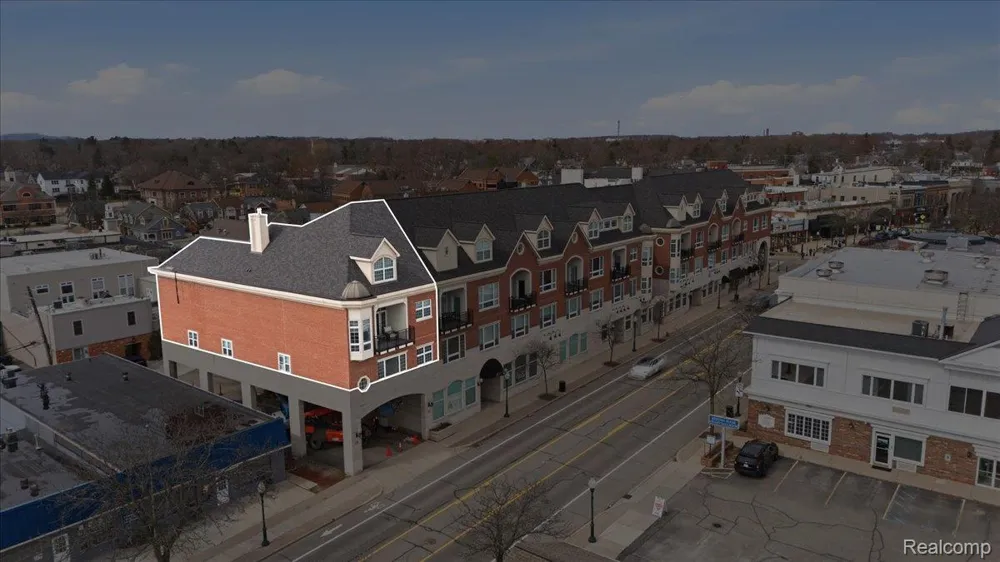 801 W Ann Arbor Trail #301 Plymouth City, MI 48170