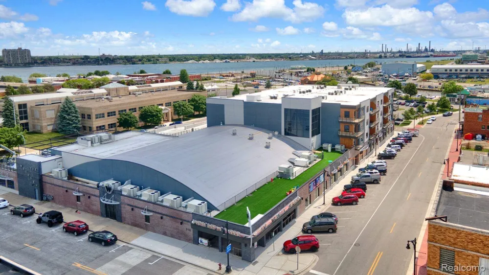 318 Grand River Avenue Port Huron City, MI 48060