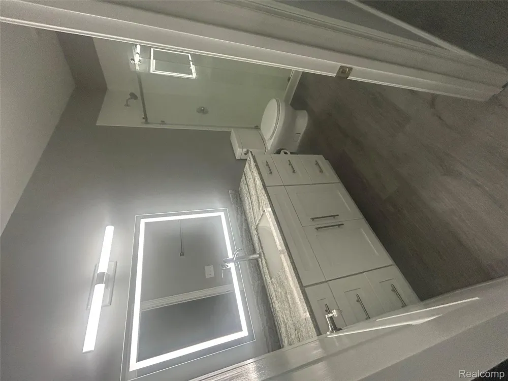 318 Grand River Avenue Port Huron City, MI 48060