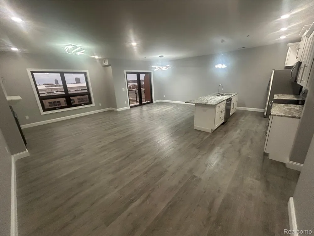 318 Grand River Avenue Port Huron City, MI 48060