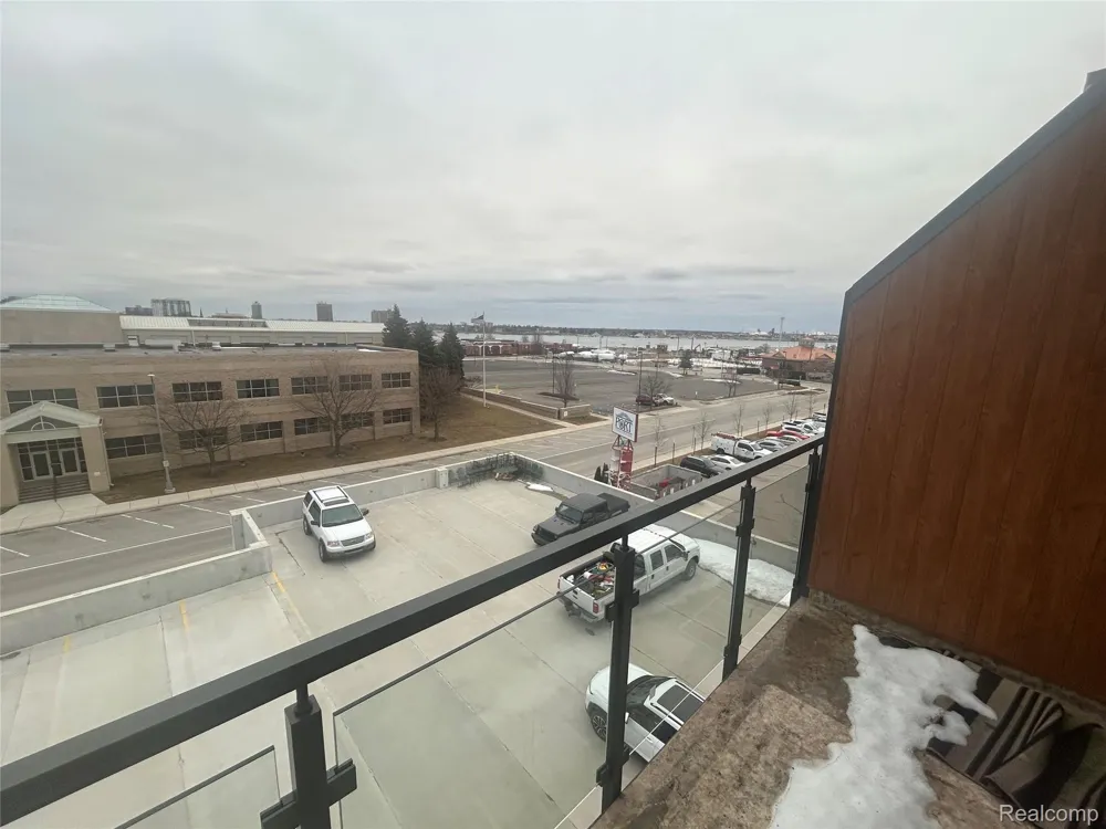 318 Grand River Avenue Port Huron City, MI 48060