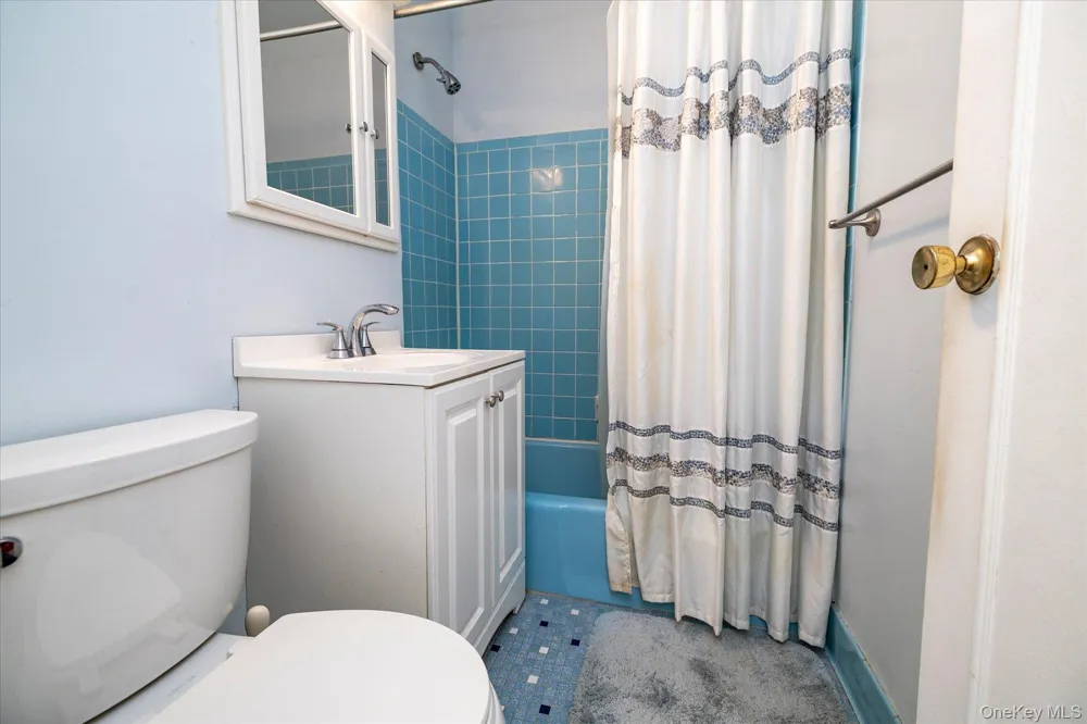 2 Fowler Avenue #211 Lynbrook, NY 11563