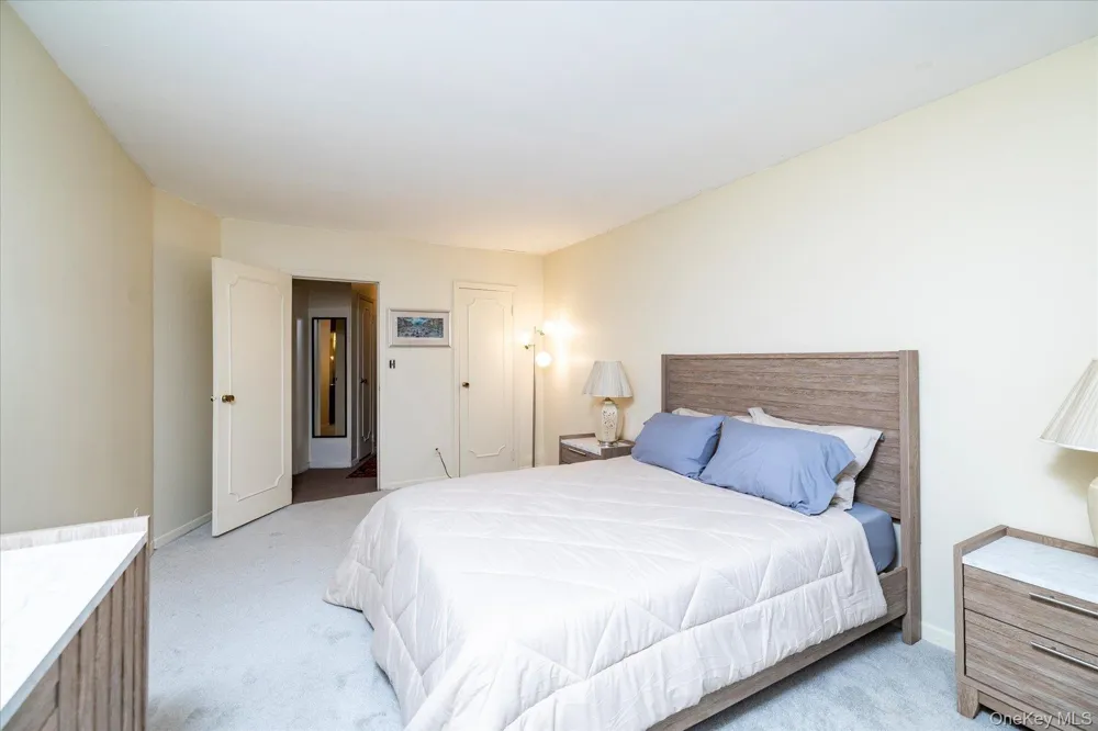 2 Fowler Avenue #211 Lynbrook, NY 11563