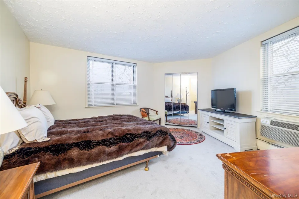 2 Fowler Avenue #211 Lynbrook, NY 11563