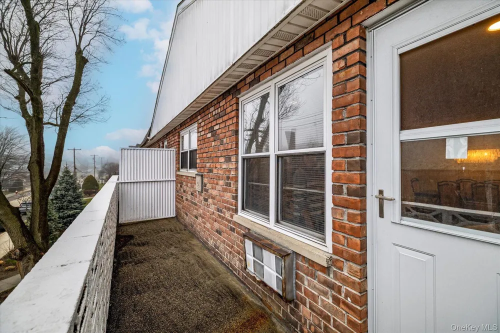 2 Fowler Avenue #211 Lynbrook, NY 11563