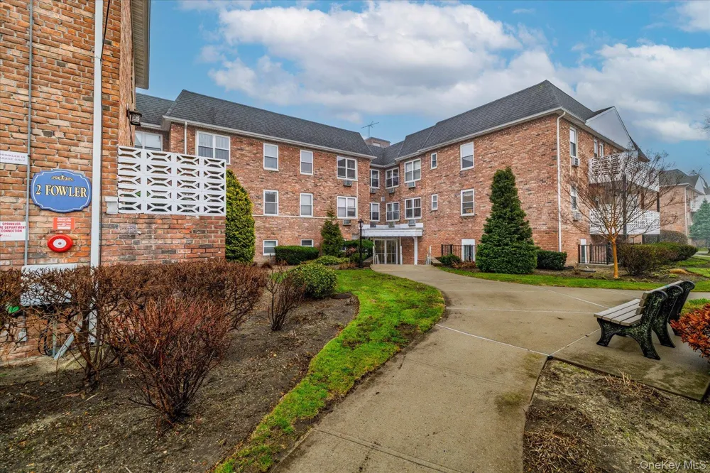 2 Fowler Avenue #211 Lynbrook, NY 11563