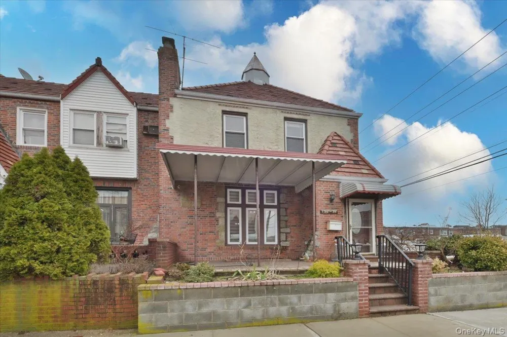 13071 225th Street Laurelton, NY 11413