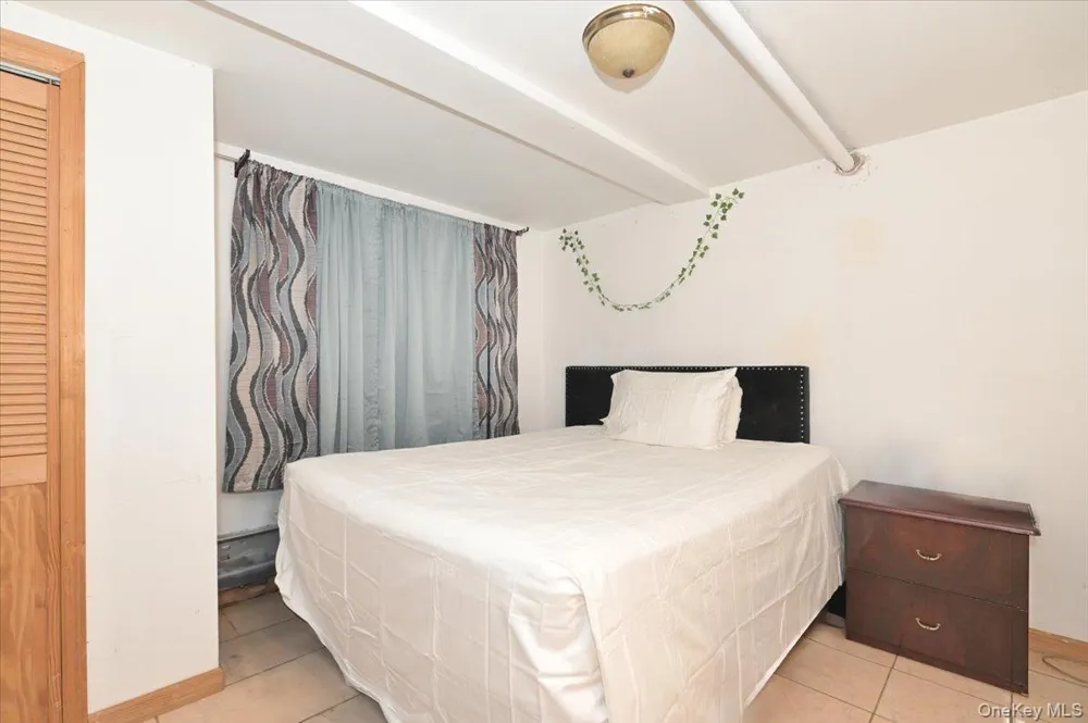 13071 225th Street Laurelton, NY 11413