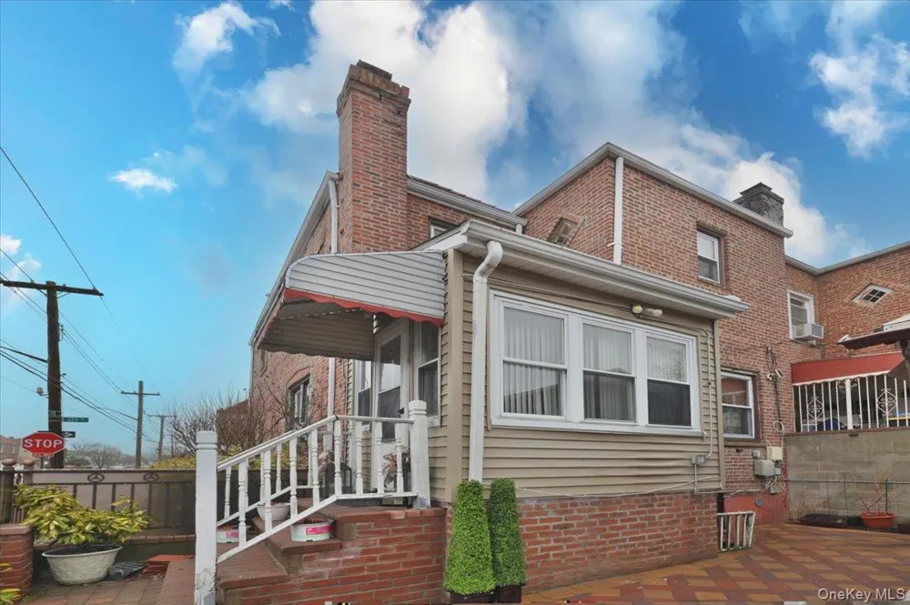 13071 225th Street Laurelton, NY 11413