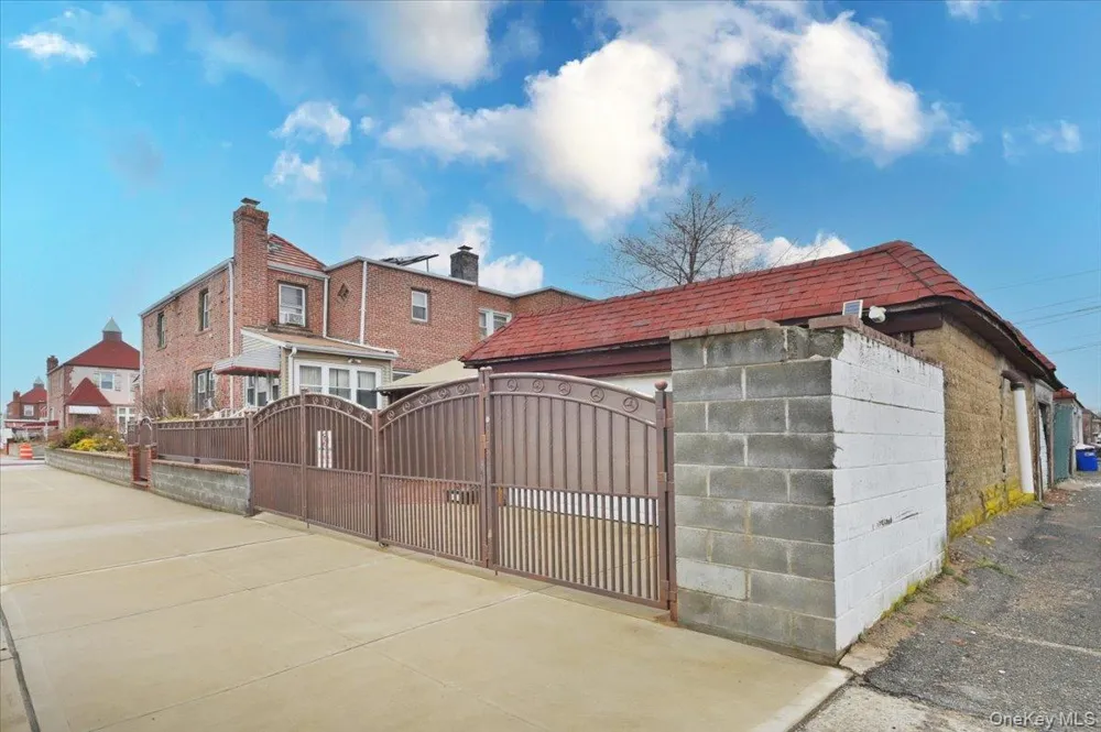 13071 225th Street Laurelton, NY 11413