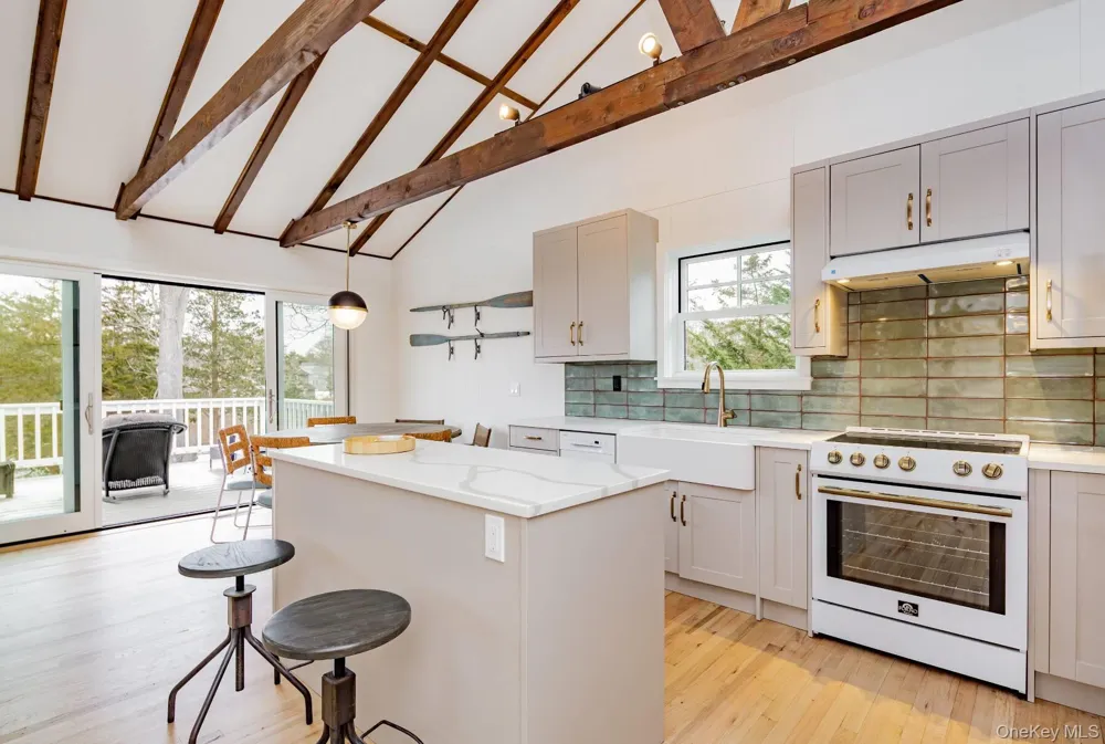 9 Helens Lane Southampton, NY 11968