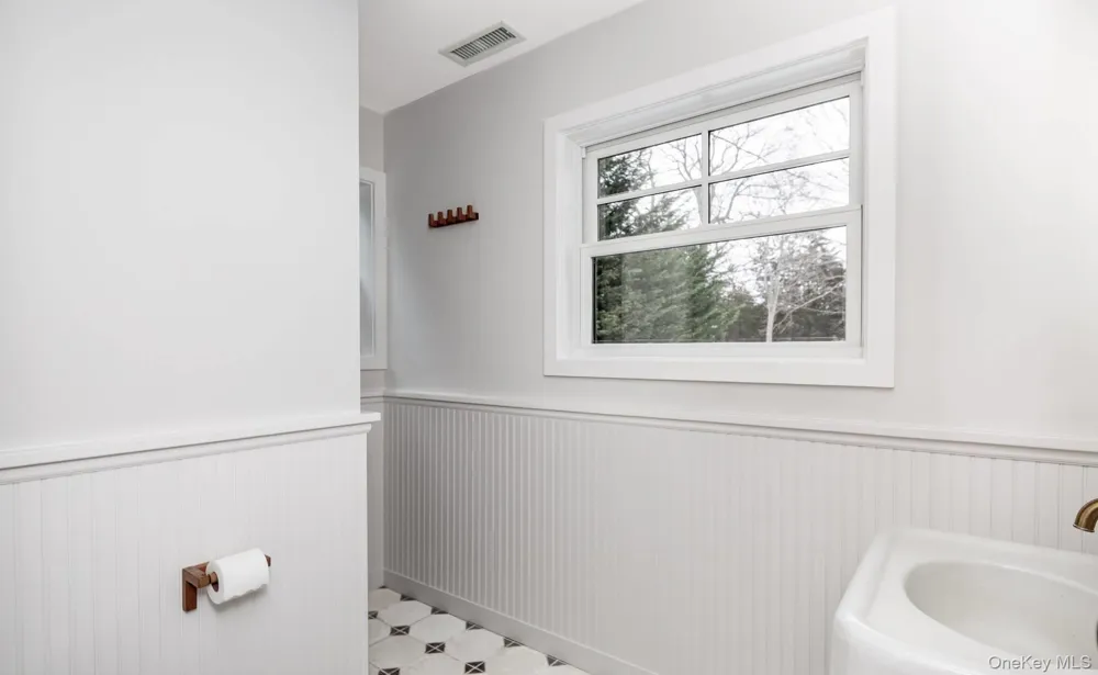 9 Helens Lane Southampton, NY 11968