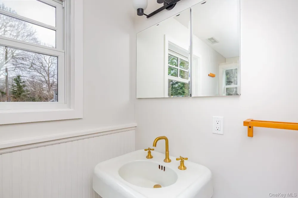 9 Helens Lane Southampton, NY 11968