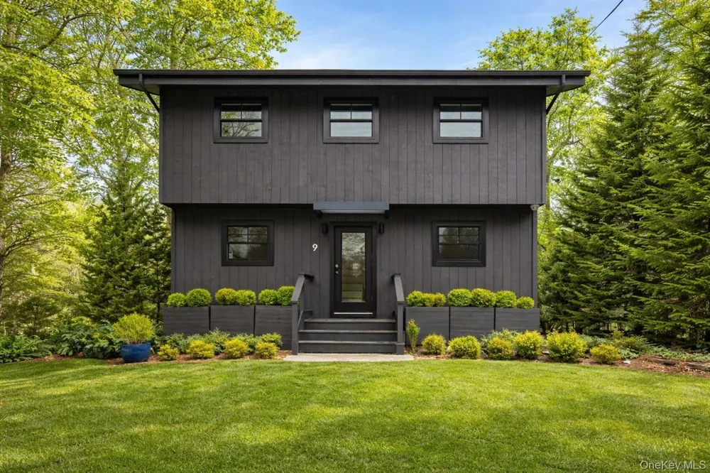 9 Helens Lane Southampton, NY 11968