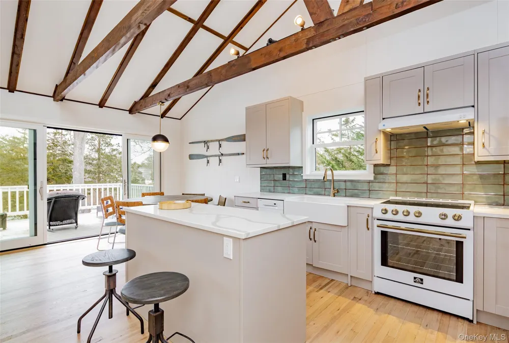 9 Helens Lane Southampton, NY 11968