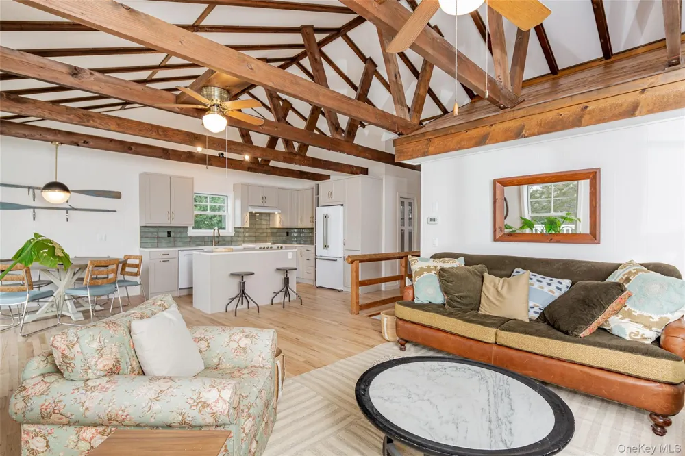 9 Helens Lane Southampton, NY 11968