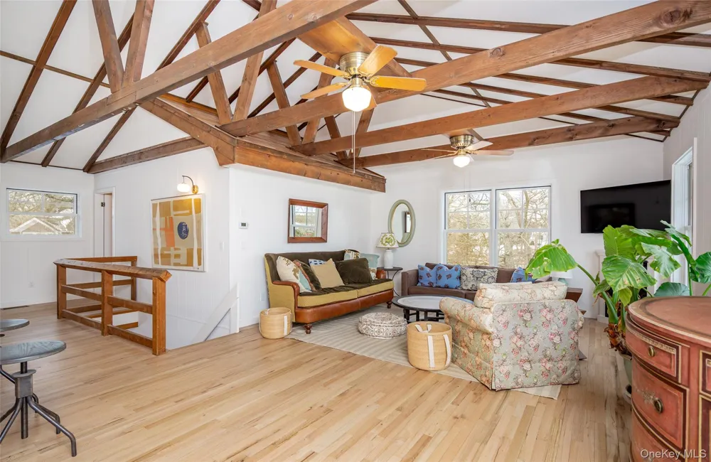 9 Helens Lane Southampton, NY 11968