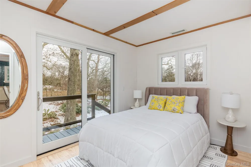 9 Helens Lane Southampton, NY 11968