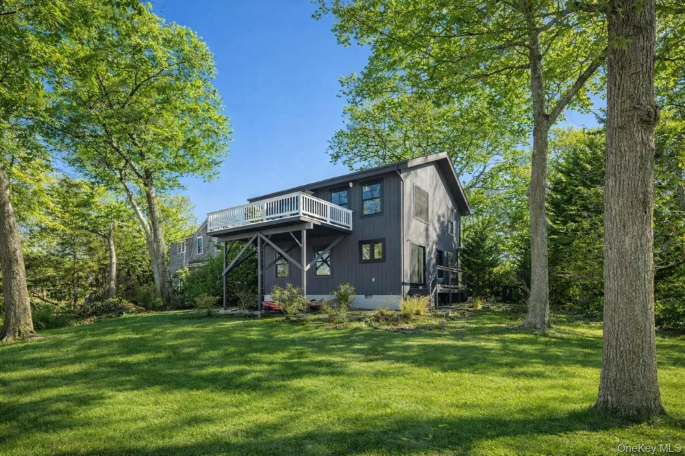 9 Helens Lane Southampton, NY 11968