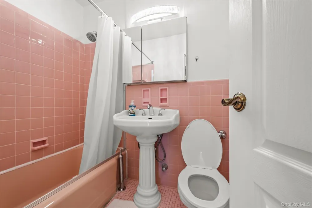 800 Cortelyou Road #3E Brooklyn, NY 11218