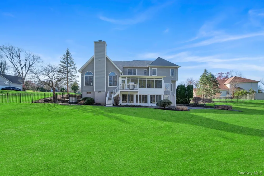 25 Charnwood Drive Suffern, NY 10901