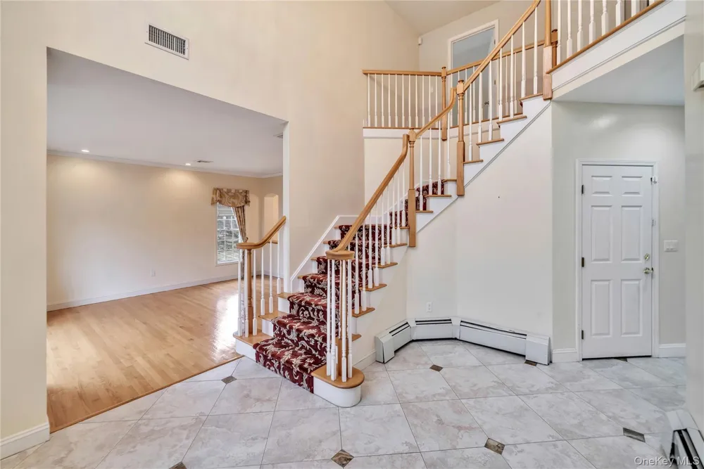 25 Charnwood Drive Suffern, NY 10901