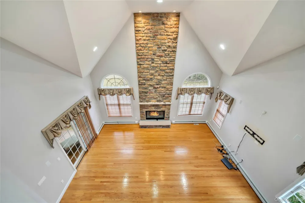 25 Charnwood Drive Suffern, NY 10901