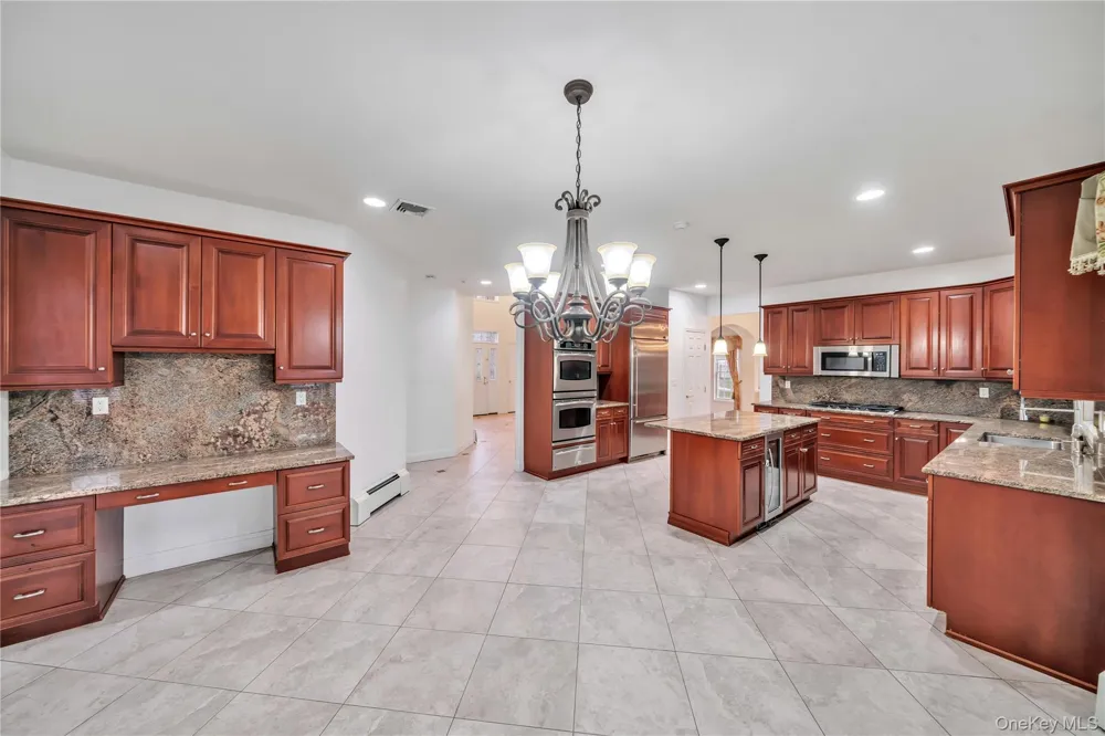 25 Charnwood Drive Suffern, NY 10901