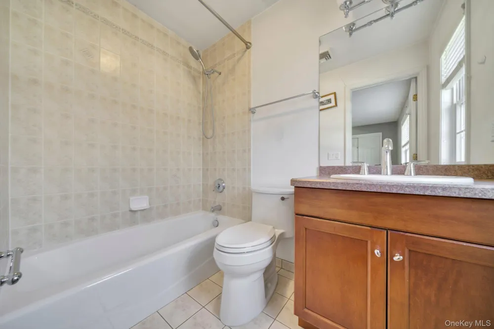 25 Charnwood Drive Suffern, NY 10901
