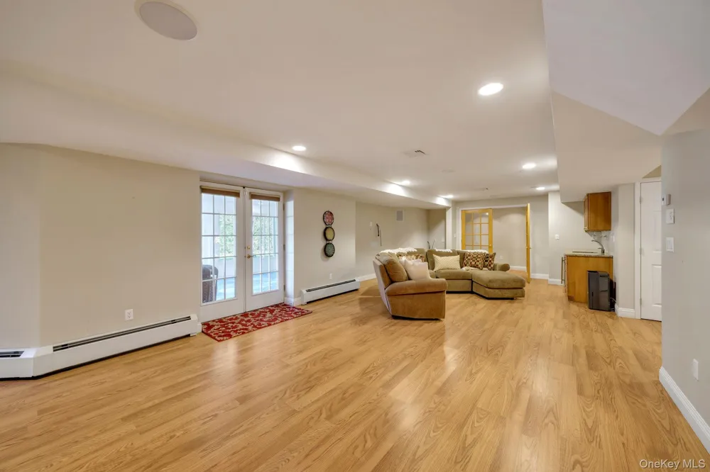 25 Charnwood Drive Suffern, NY 10901